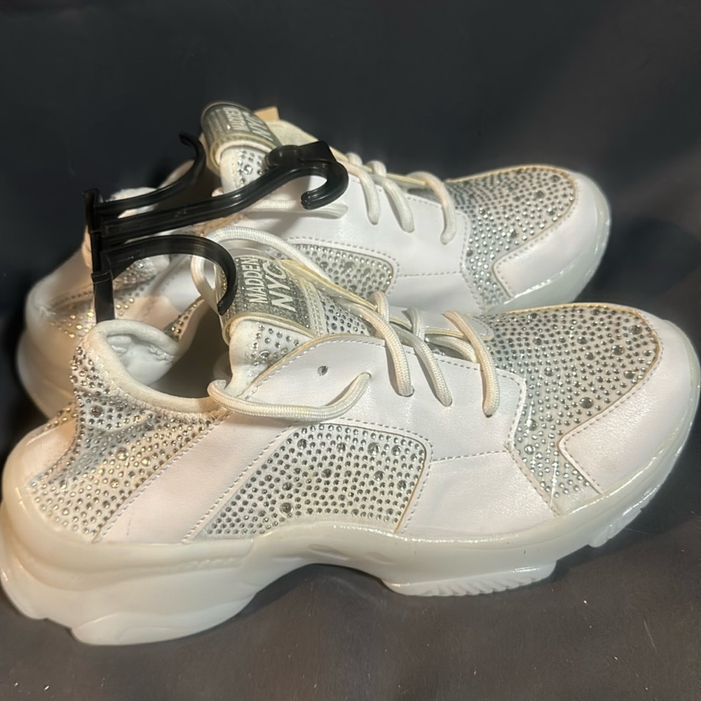 MADDEN NYC RHINESTONE SNEAKER: WHITE: NEW WITH TAGS: SIZE 8